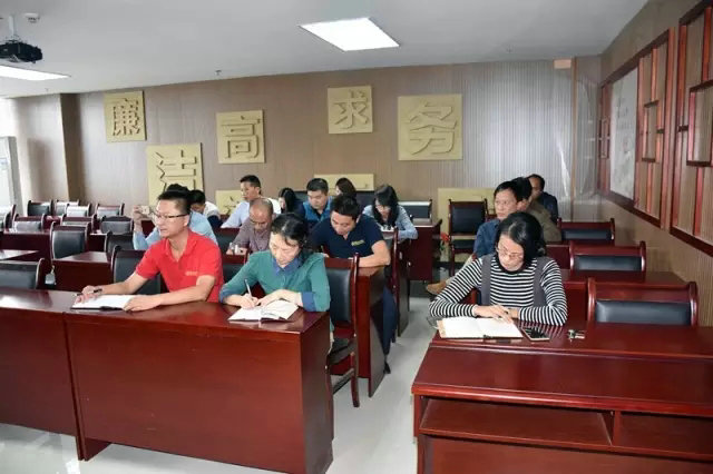 金开BY.COM党委组织开展学习李保国同志先进事迹活动