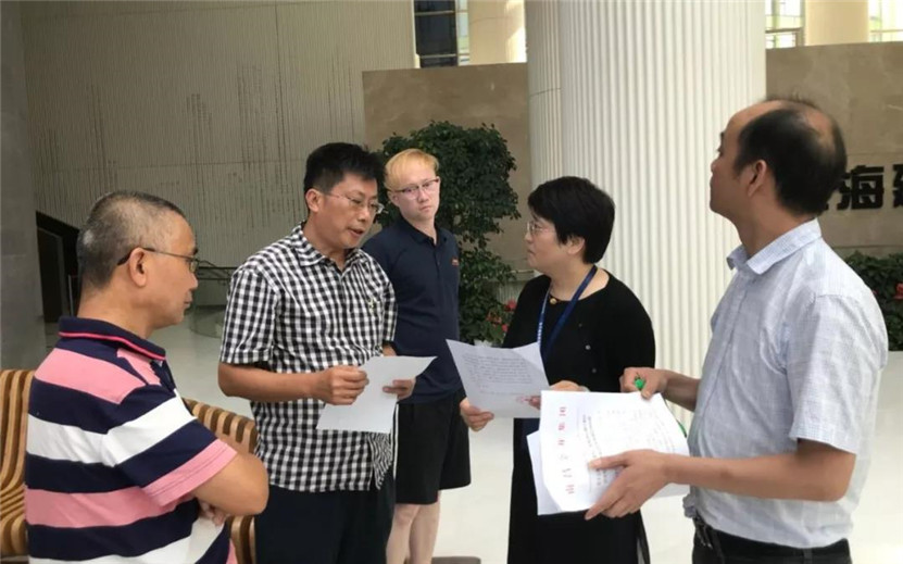 金开BY.COM副总经理袁扣华带队前往上海建工BY.COM进行洽谈