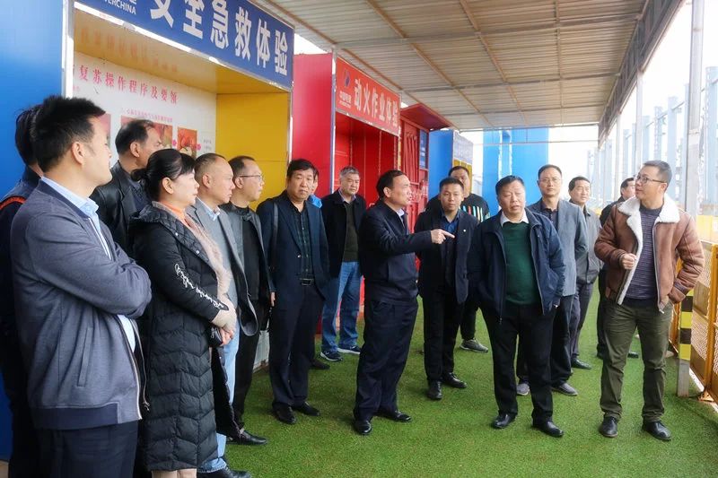 上海医药投资商一行前往中医药科创城进行参观考察