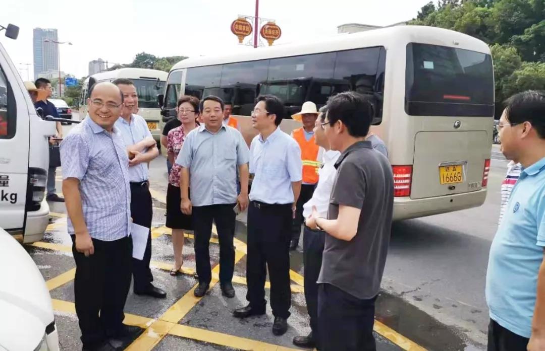 副市长宋铀、市政府副秘书长杨保根一行来经开区调研