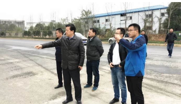 BY.COM董事长谢荣华再次深入BY.COM文明城市创建施工现场巡查