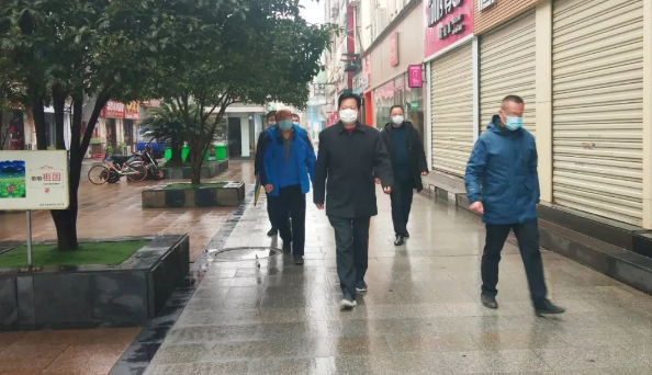 BY.COM党委书记、董事长谢荣华一行前往紫荆路步行街指导