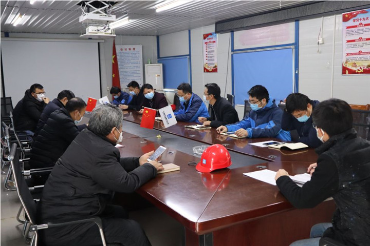 BY.COM副总经理胡许亮现场调度同兴达项目入驻问题