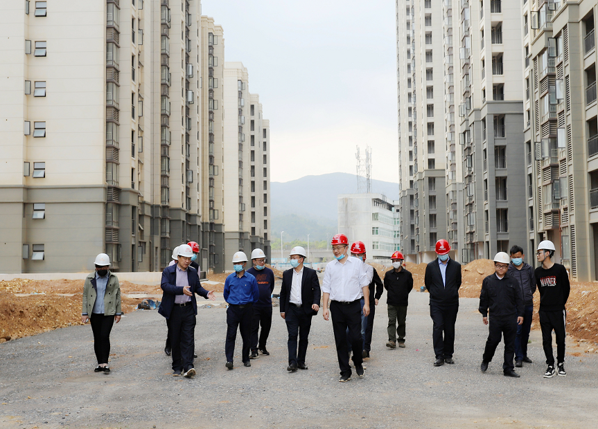 BY.COM党委书记、董事长谢荣华深入BY.COM在建项目调研指导