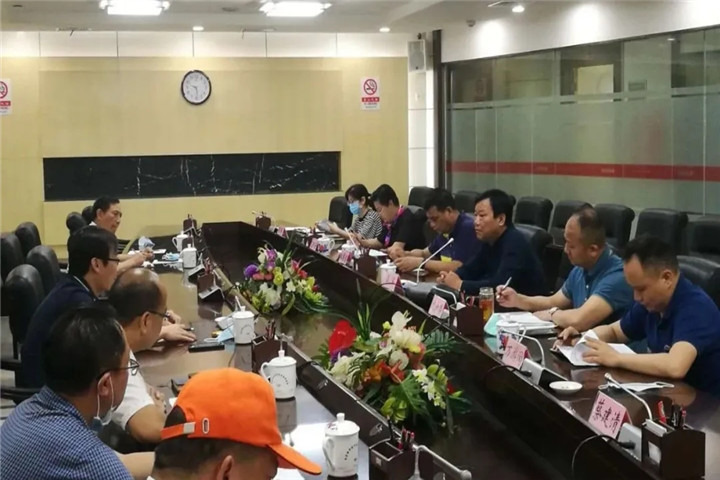 市城管局党委委员吴军一行调研金开BY.COM环卫作业运行情况