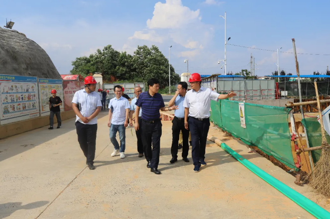 BY.COM党委书记、董事长谢荣华一行深入项目现场调研