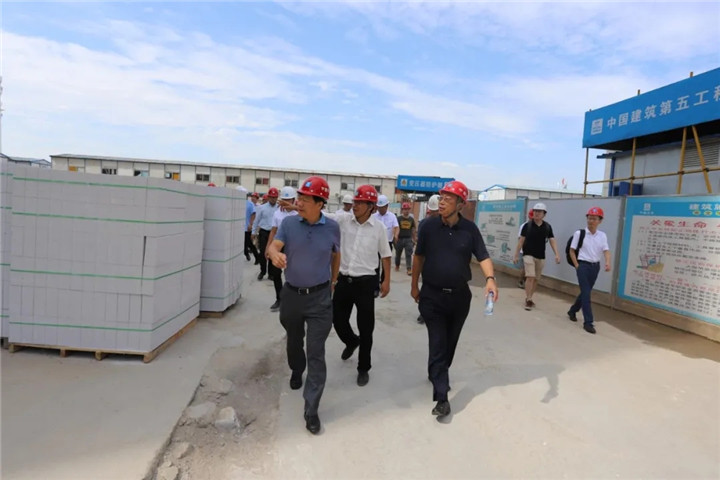 BY.COM董事长谢荣华金赣服务中心调研项目建设情况