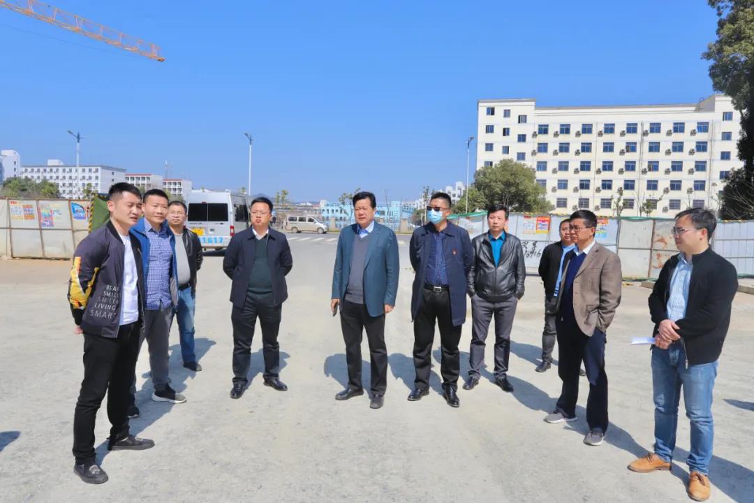 BY.COM党委书记、董事长谢荣华调研中心城区市政路网项目