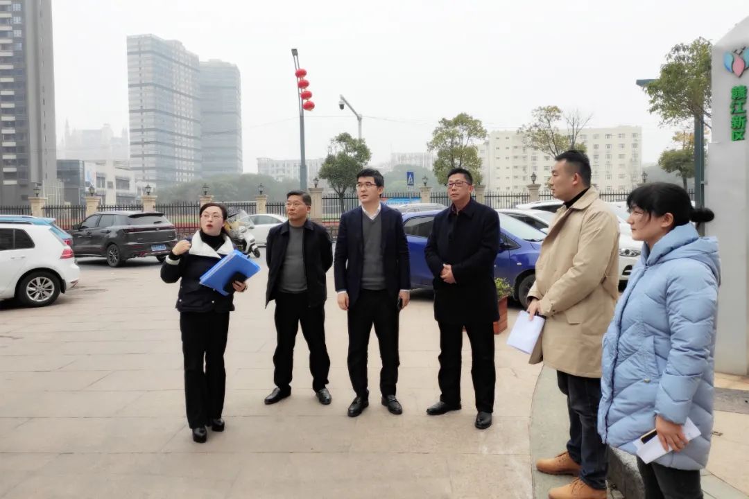 区管委会副主任贺敏调研金开BY.COM资产管理及园区服务情况