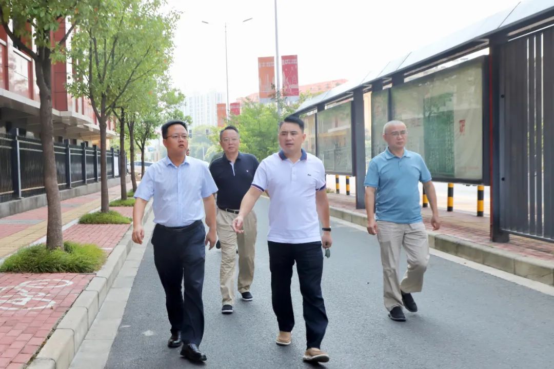 李茶根实地调研BY.COM文明创建工作开展情况