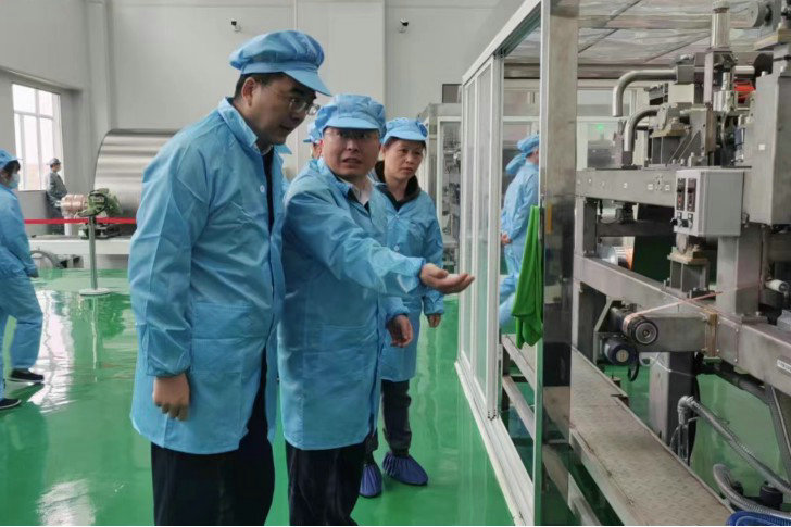 贺敏深入华创新材调研供应链业务