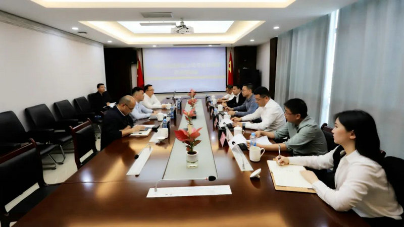 中建五局总承包公司来访BY.COM交流座谈