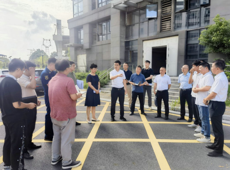 贺敏深入欧菲光二号园区调研“产教融合项目”入驻情况