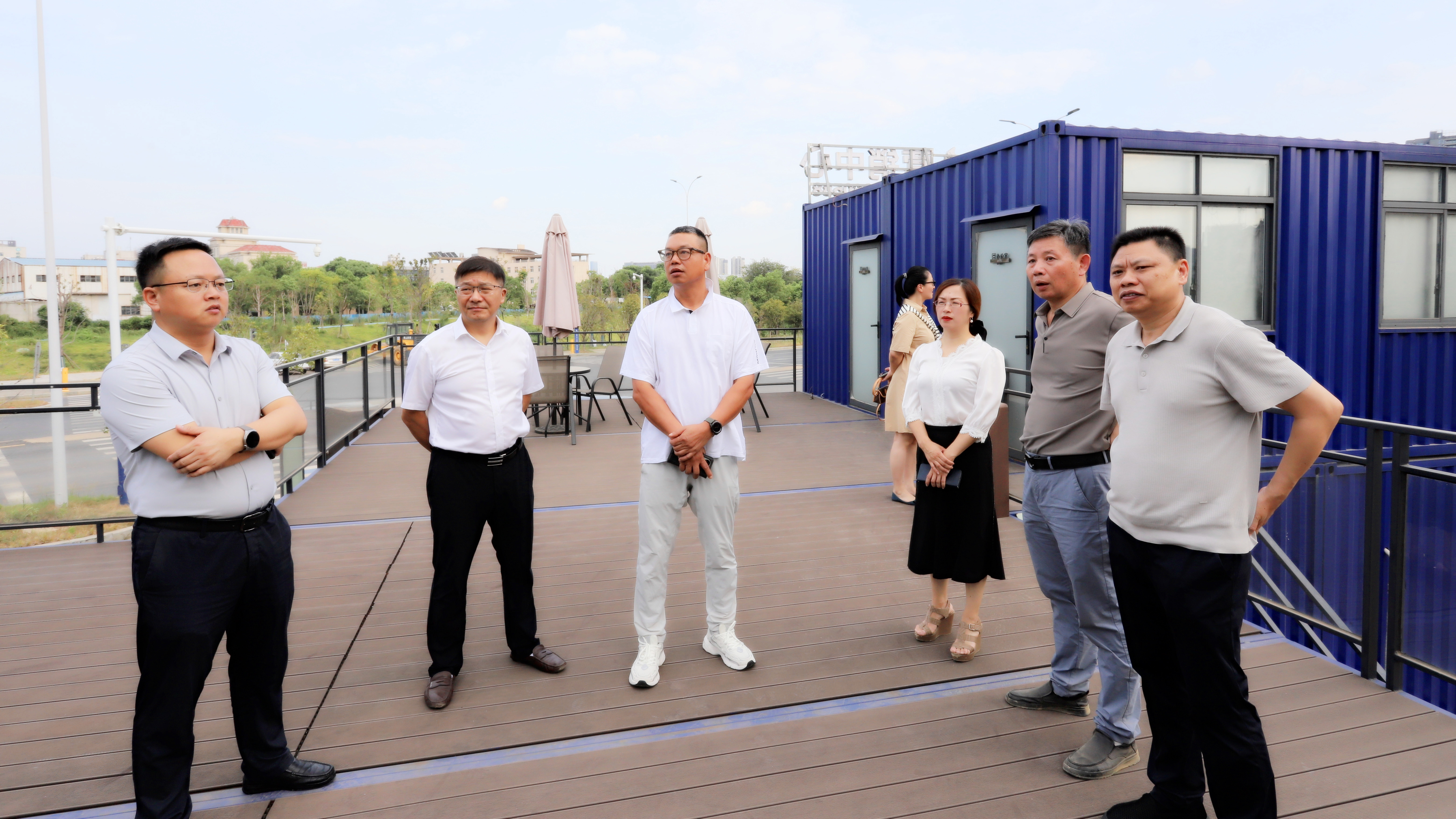 江西坤佳实业董事、总经理艾国强来访BY.COM考察交流